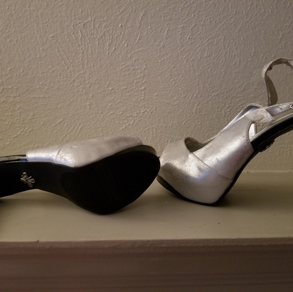 Vera Wang Ladies Dress Shoes - Picture 4 of 4